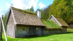 Finally started on the swedish old farm house from the 1700s. The prototype is the real deal and not a replica, it has been kept intact since it was built. I will turn the backside out, so no windows will be visible, as if the yard is on the other side...