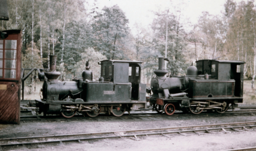 second loco to the right is VGJ22, or BLJ 9 as it was back then  