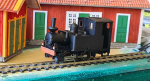 Put on some paint today. A bit tricky to get good photos of a black loco. Even with a good camera it good fooled by the background. Did take several photos to get to these. When completed I think it looks just like any manufactured model, not like a homem